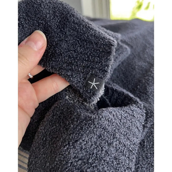 Barefoot Dreams CozyChic Cliffside Wrap One Size Black Graphite 902 Women’s - Picture 7 of 7